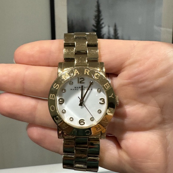 Marc by Marc Jacobs Watch display picture 1